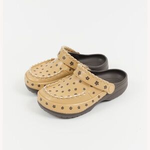 NWT Crocs x Story mfg. Size M8/W10
